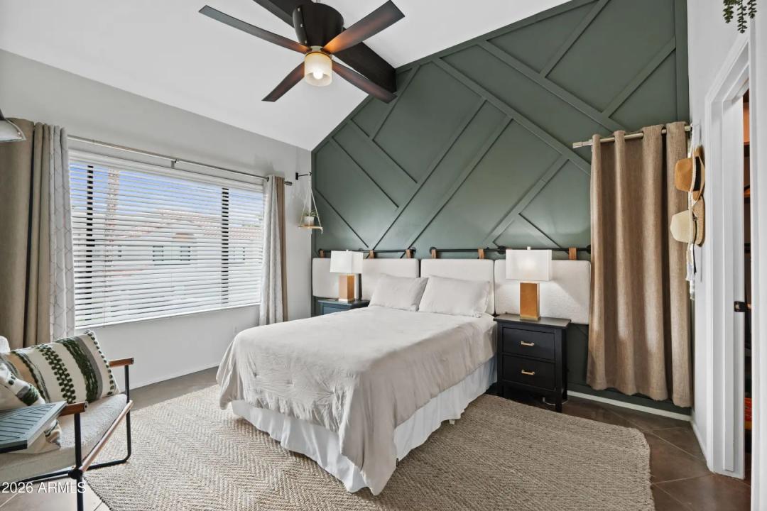 Real Estate Picture 12