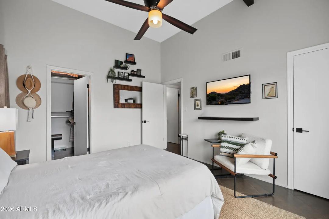 Real Estate Picture 13
