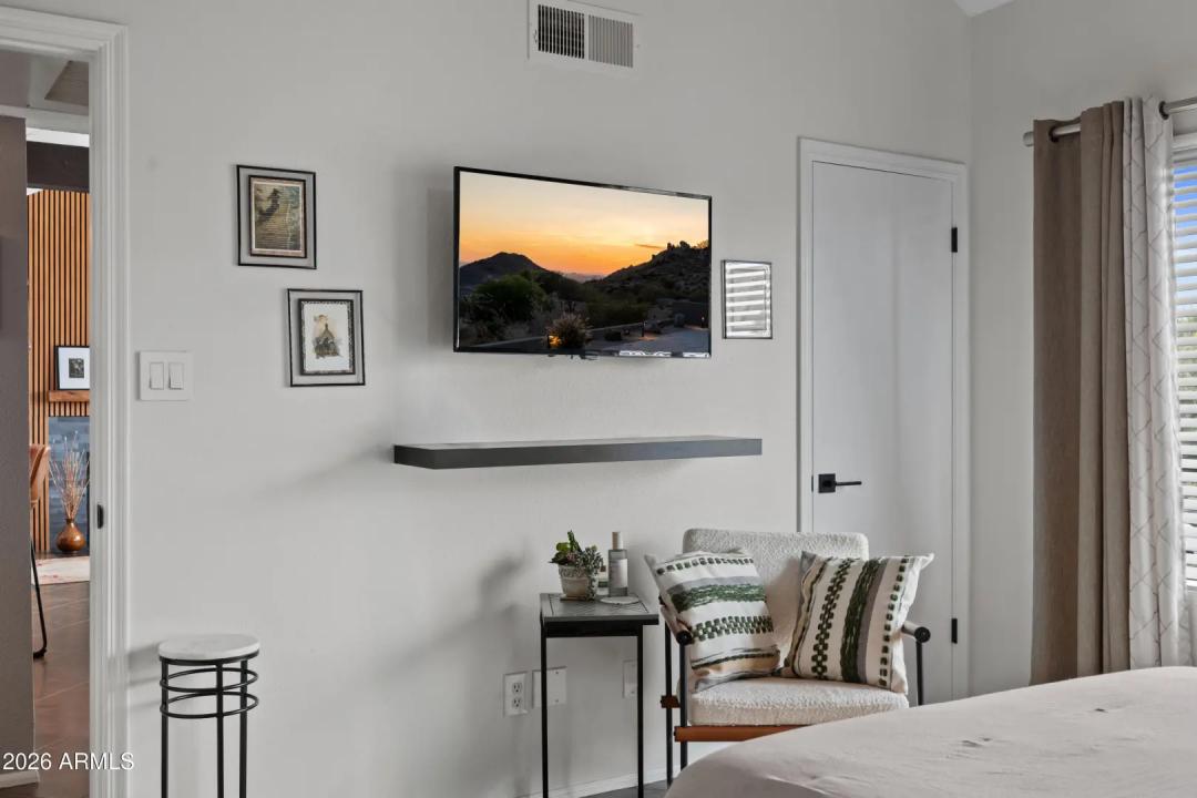 Real Estate Picture 14