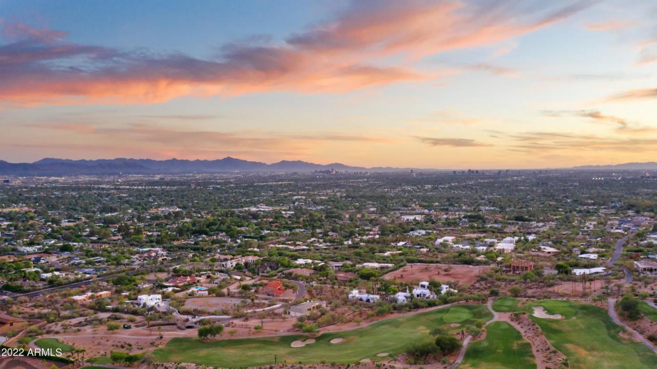 Real Estate Picture 4