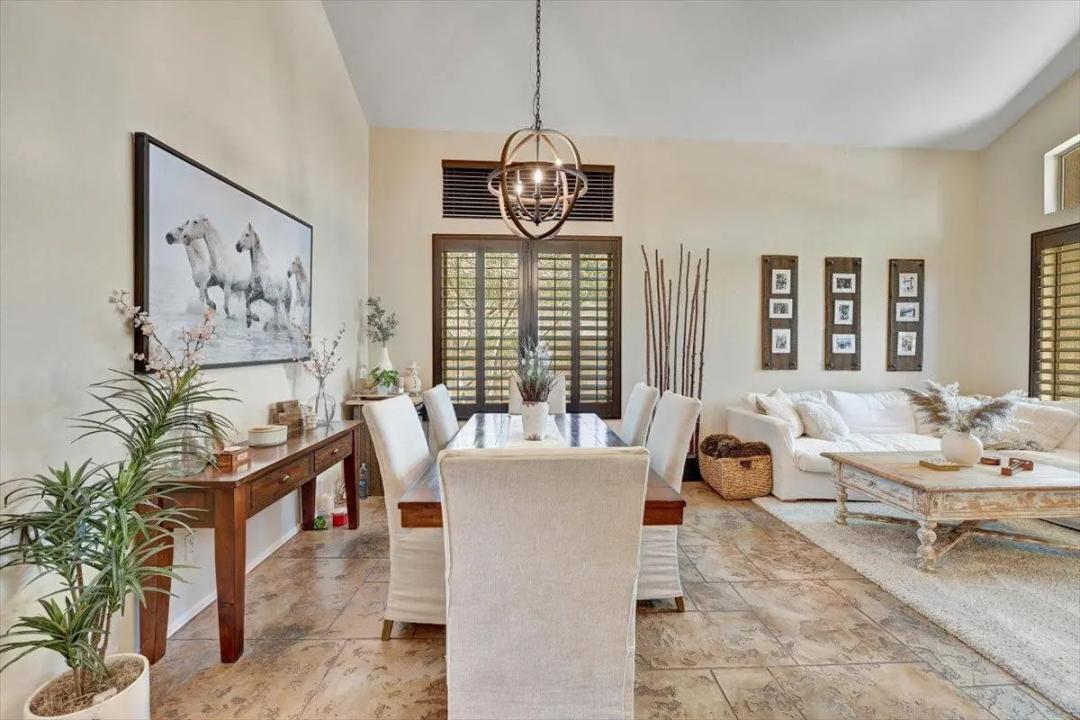 Real Estate Picture 12