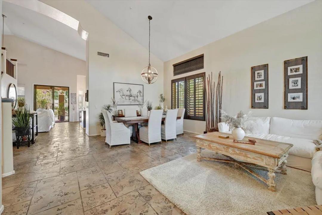 Real Estate Picture 14