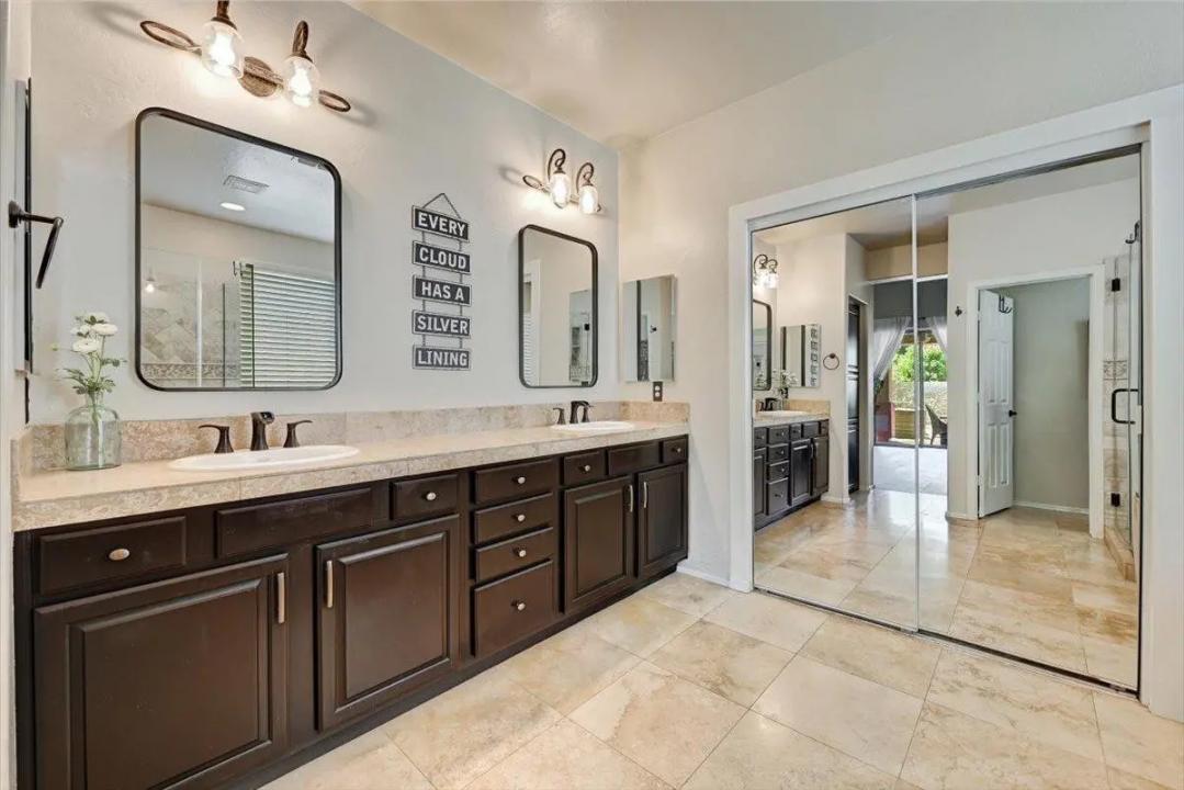 Real Estate Picture 19