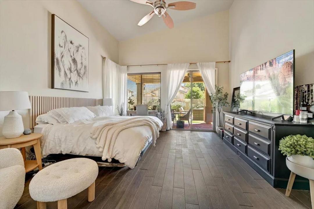 Real Estate Picture 18