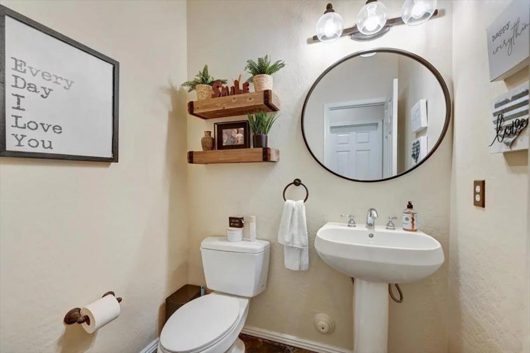 Real Estate Picture 27