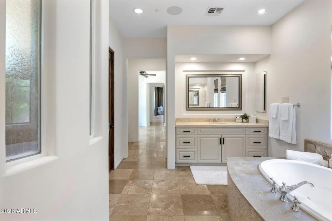 Real Estate Picture 24