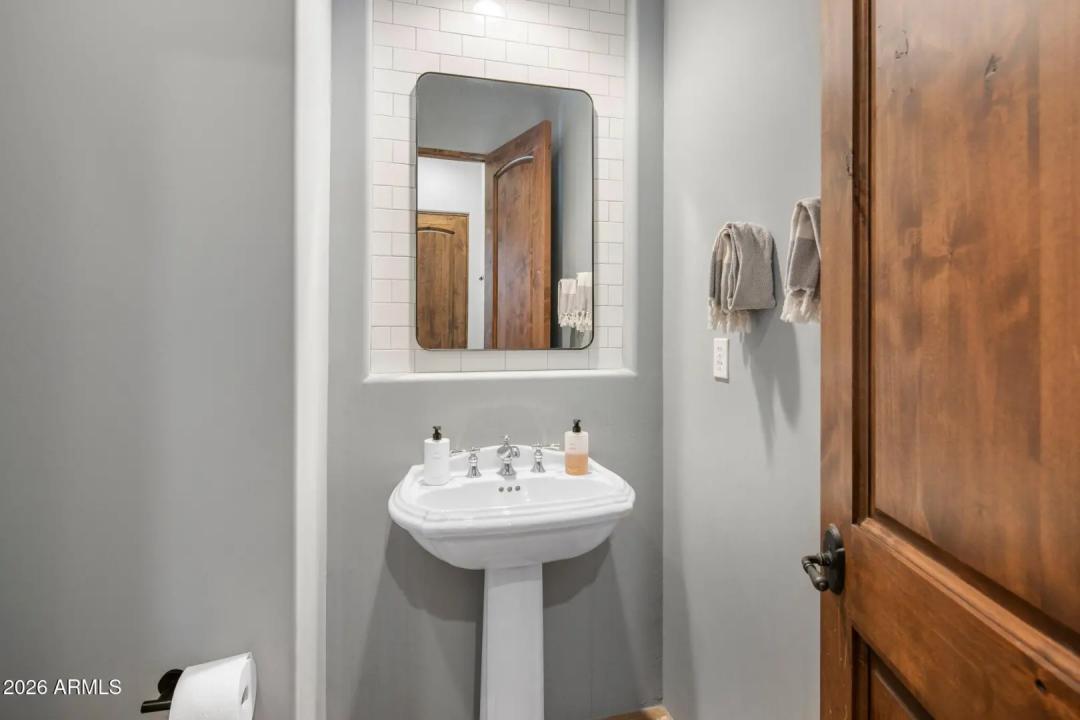 Real Estate Picture 20