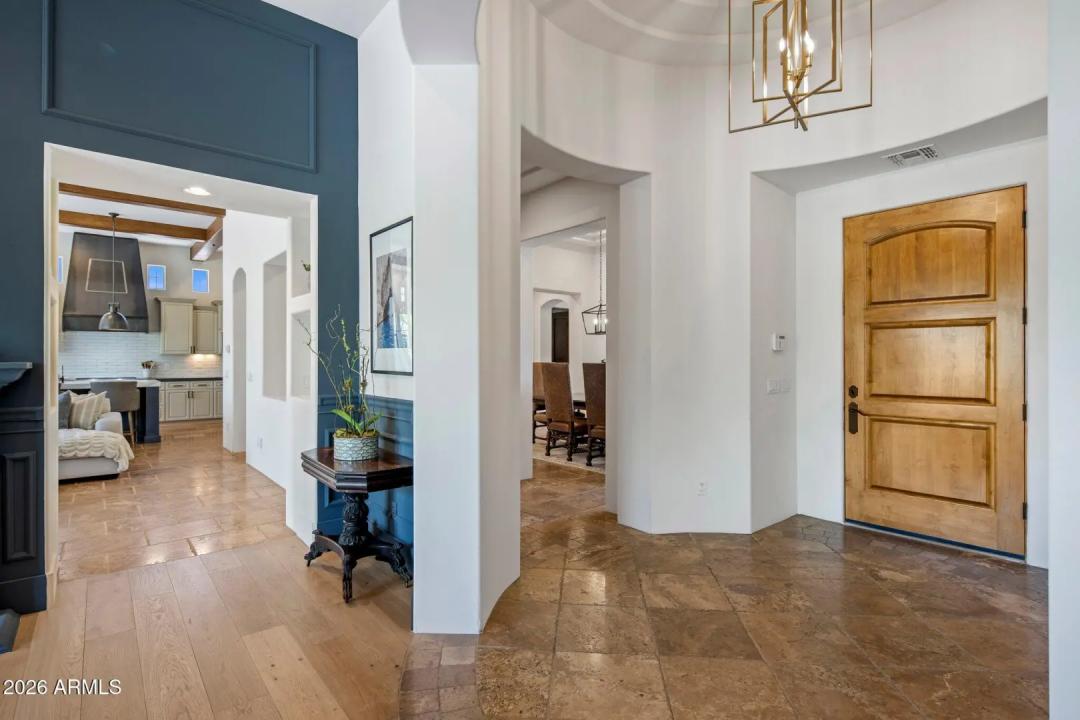 Real Estate Picture 7