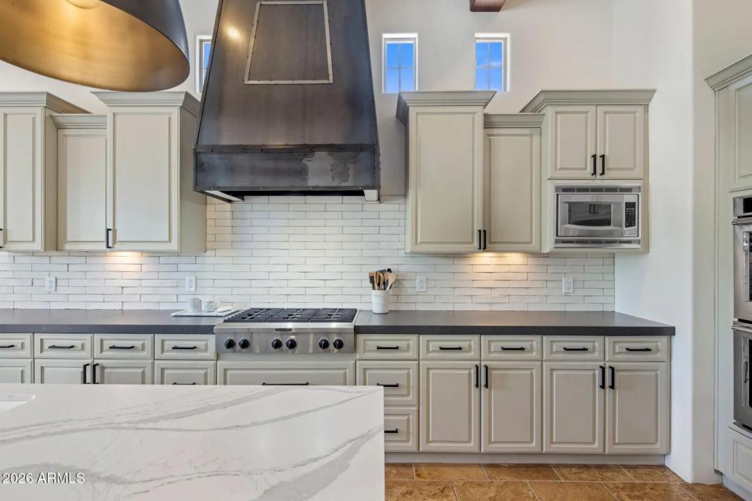 Real Estate Picture 15
