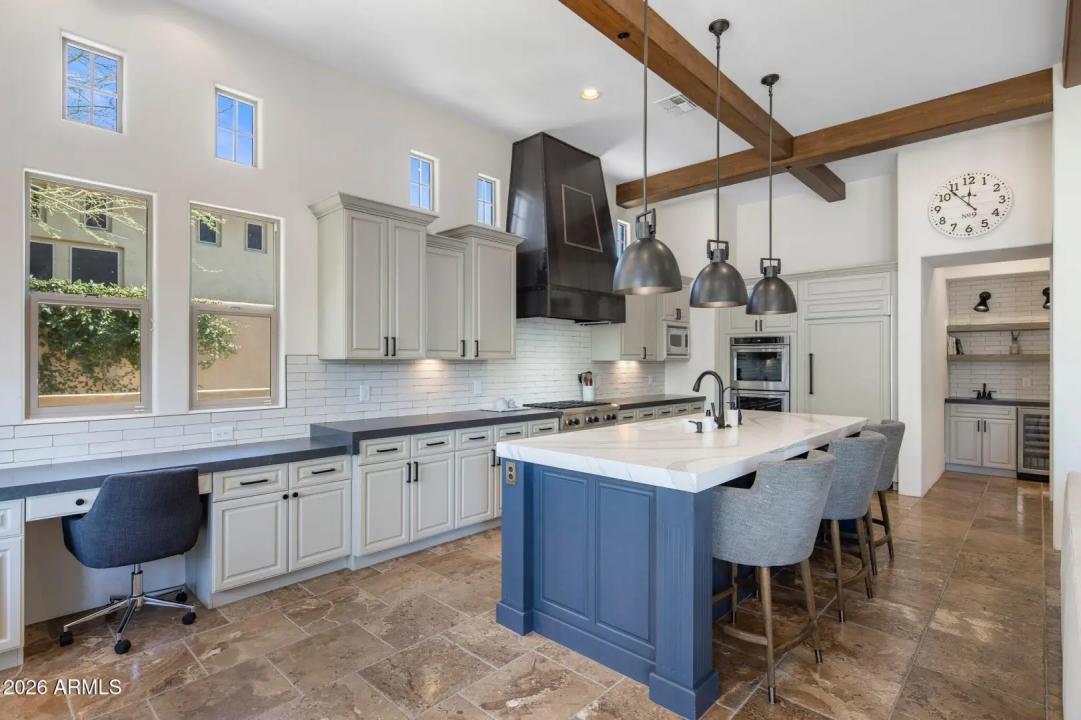 Real Estate Picture 14