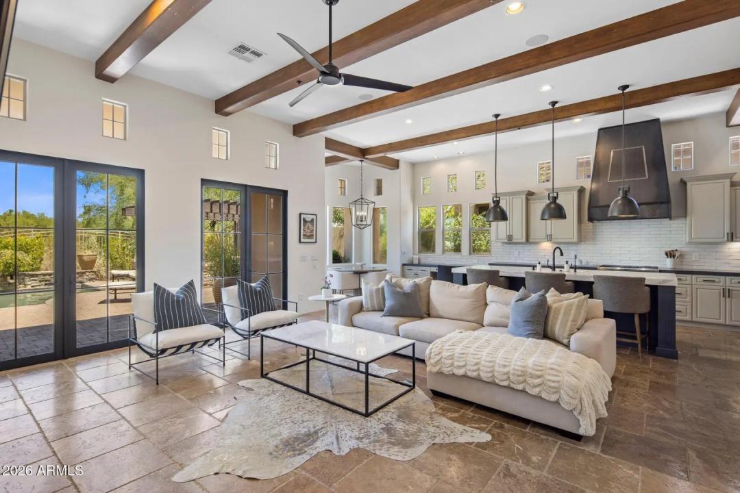 Real Estate Picture 12