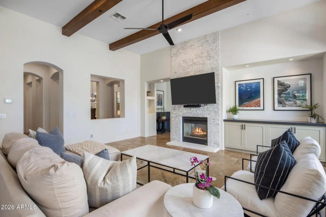 Real Estate Picture 11