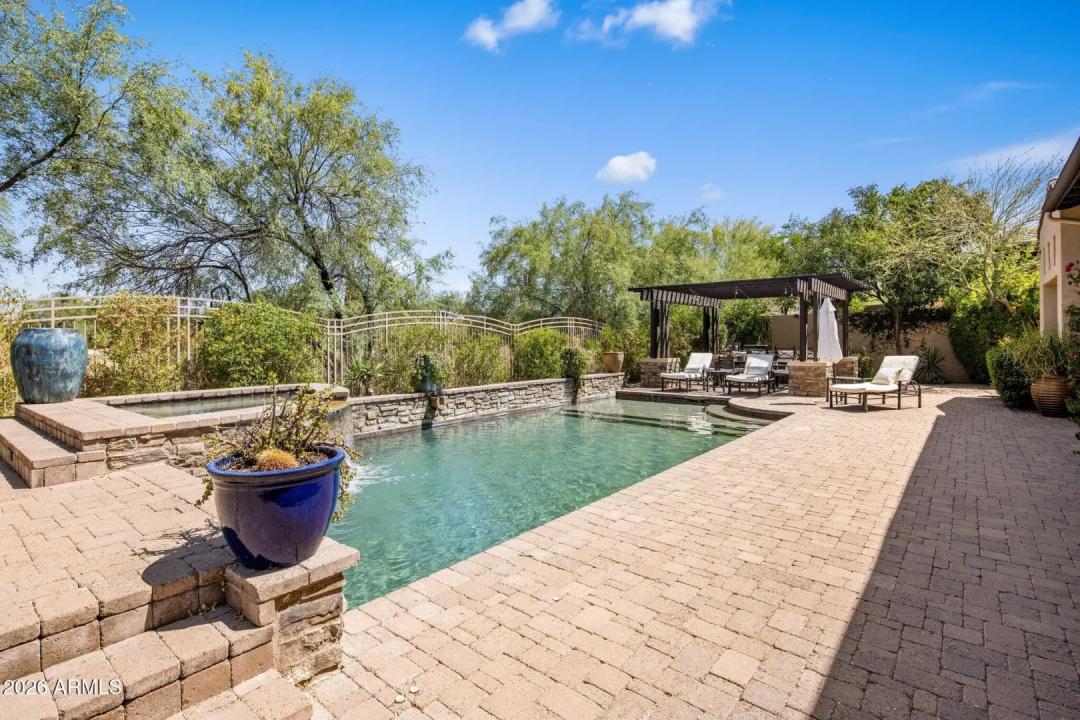 Real Estate Picture 37