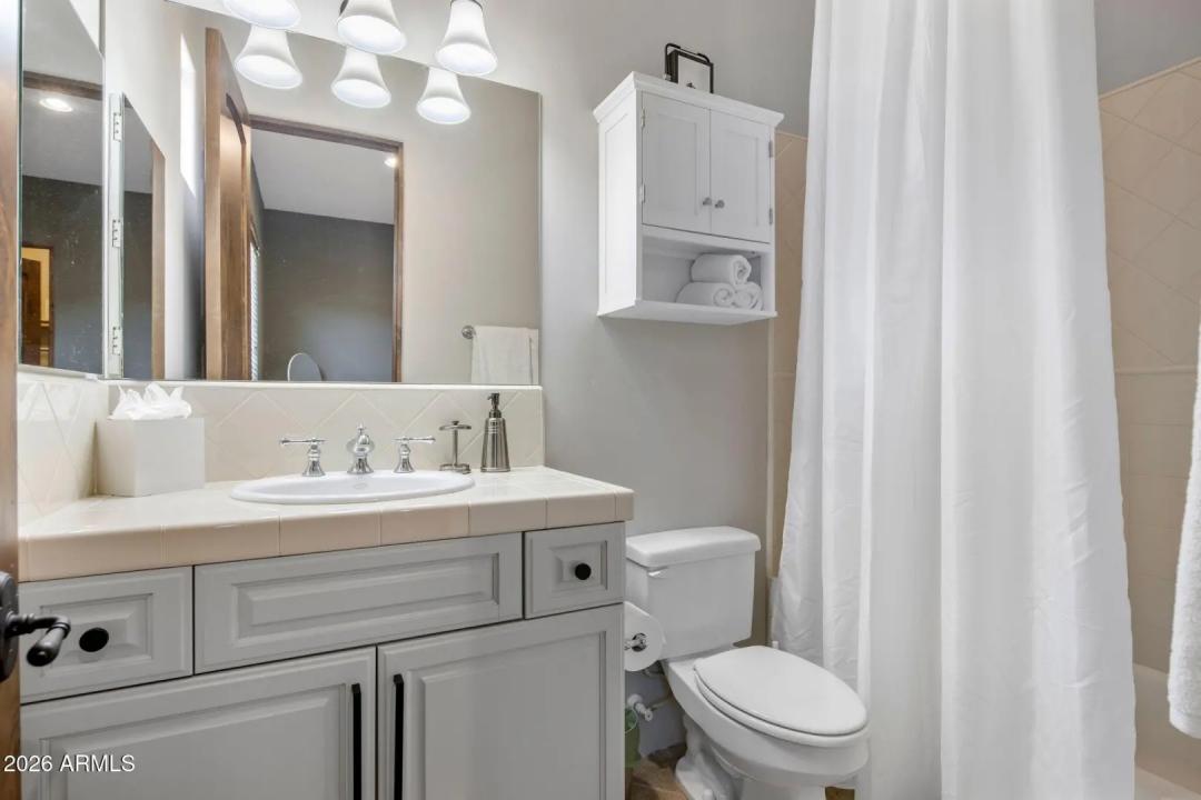 Real Estate Picture 32