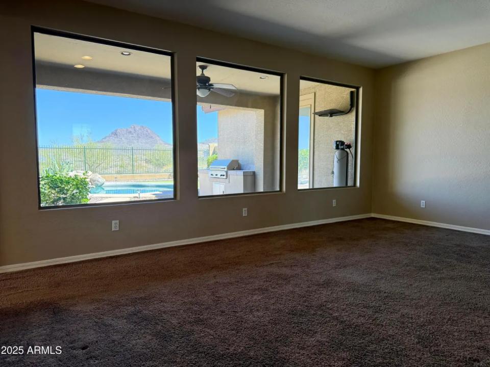 Real Estate Picture 12
