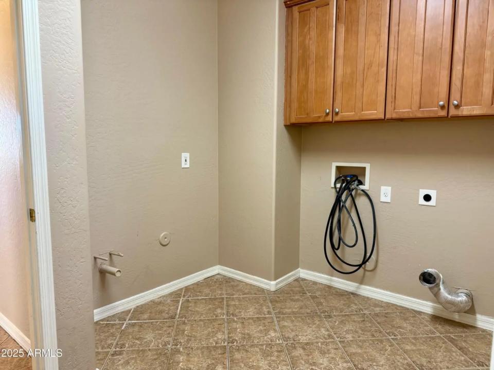 Real Estate Picture 17