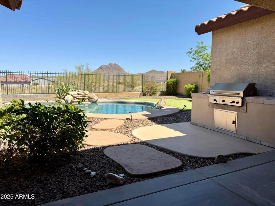 Real Estate Picture 18