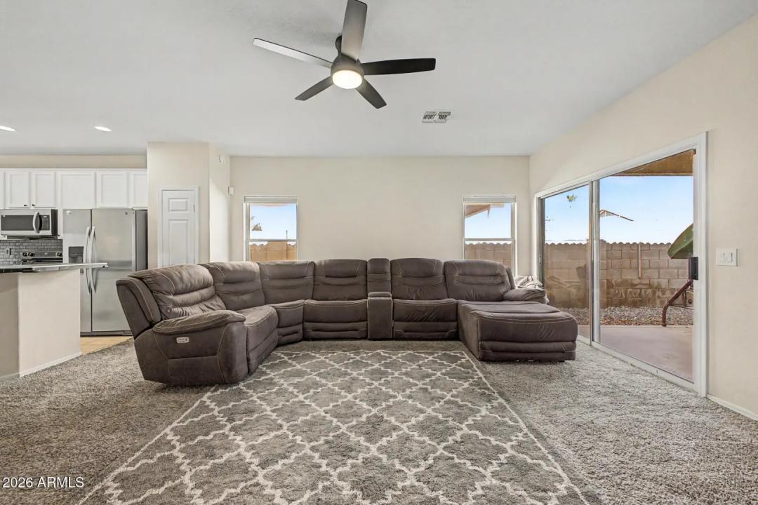 Real Estate Picture 9