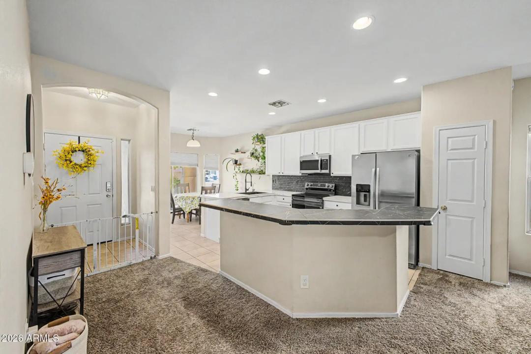 Real Estate Picture 6
