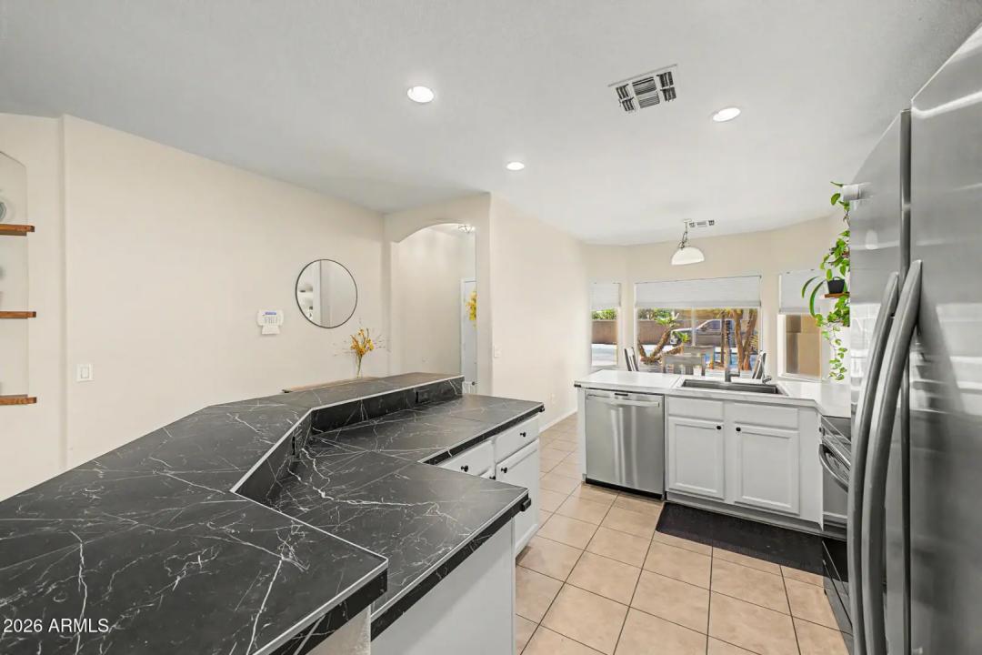 Real Estate Picture 7