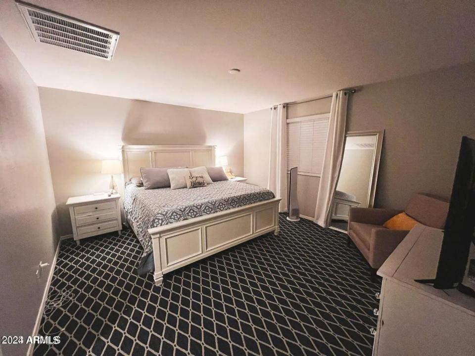Real Estate Picture 4