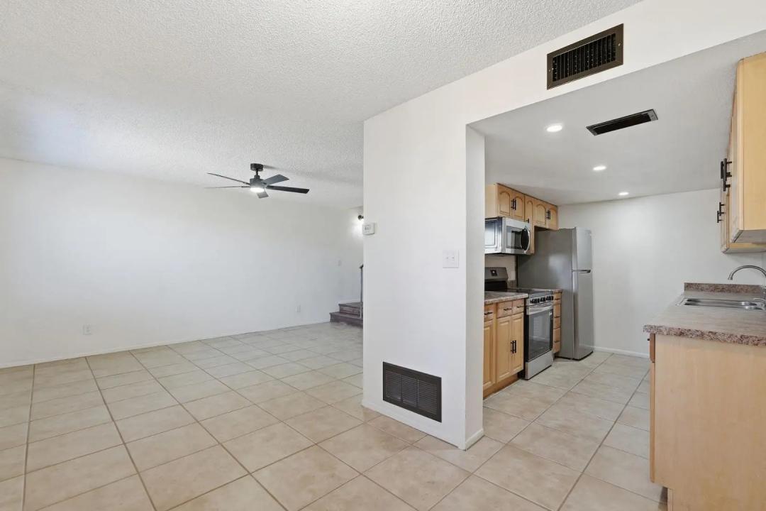 Real Estate Picture 6
