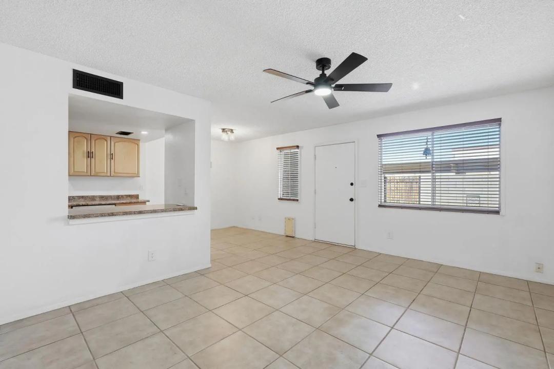 Real Estate Picture 7