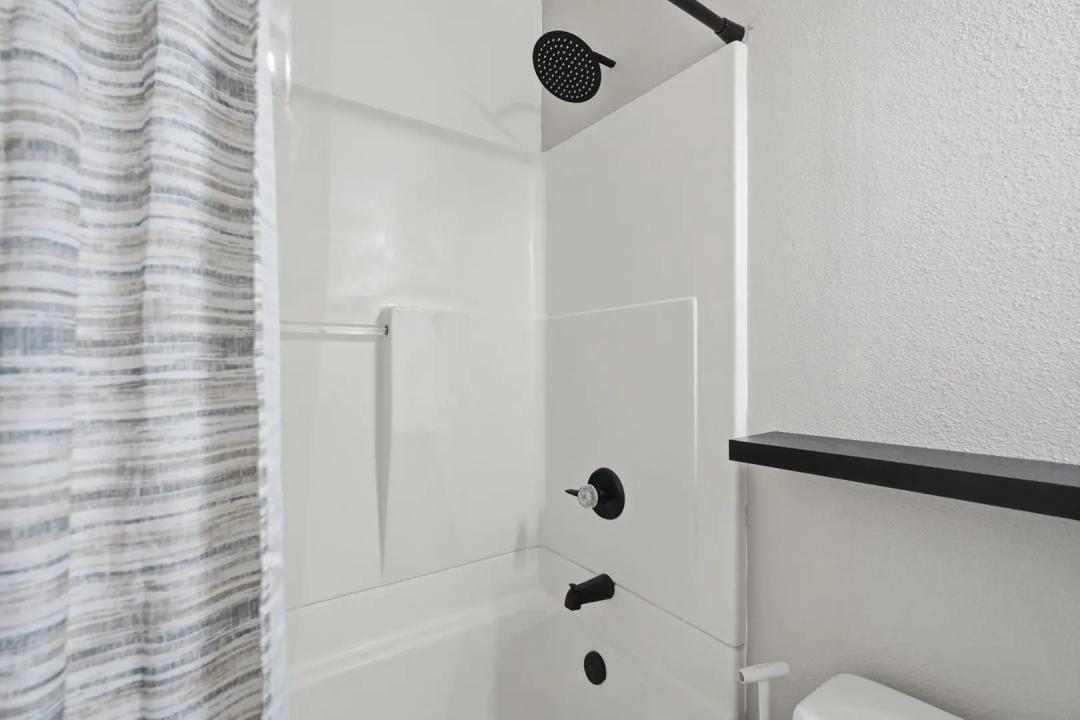 Real Estate Picture 13