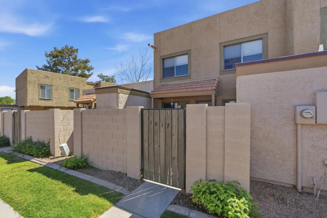 Real Estate Picture 16