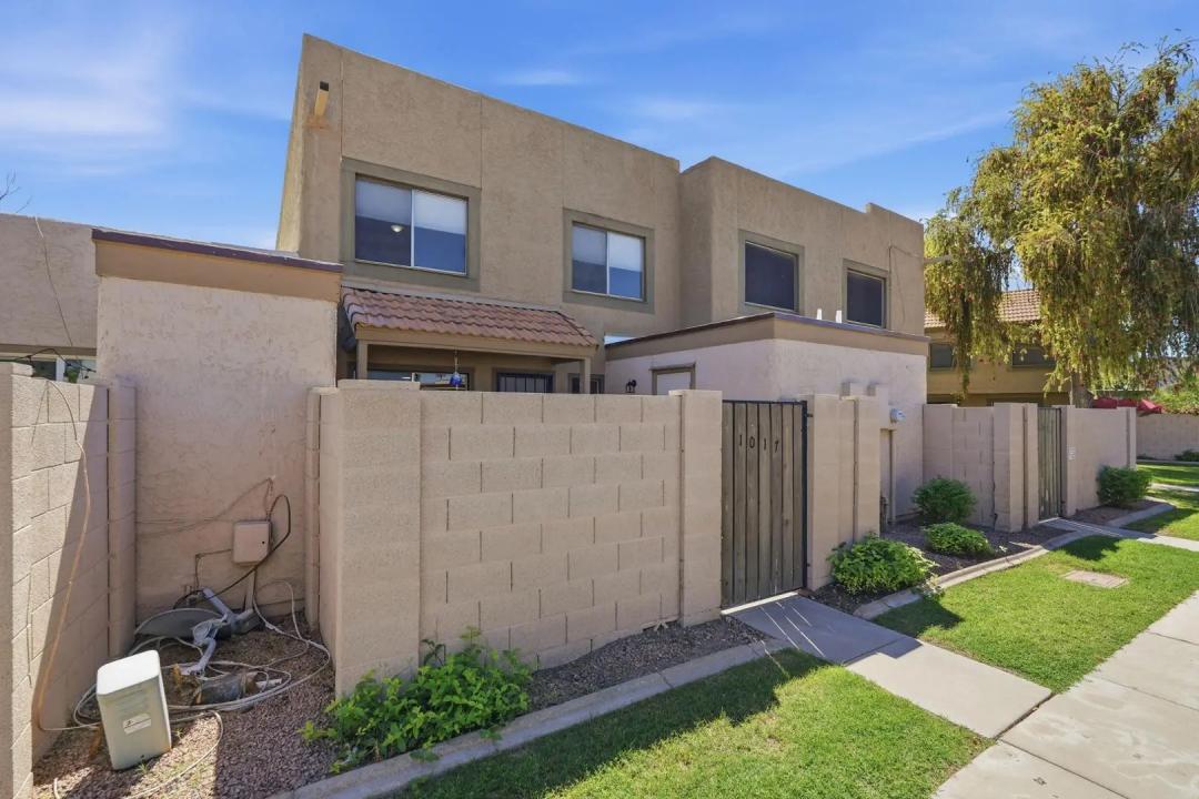 Real Estate Picture 18