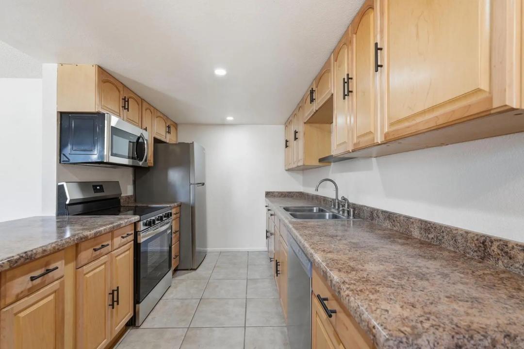 Real Estate Picture 21