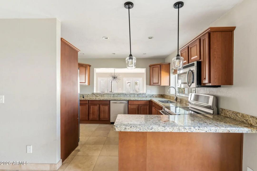 Real Estate Picture 5