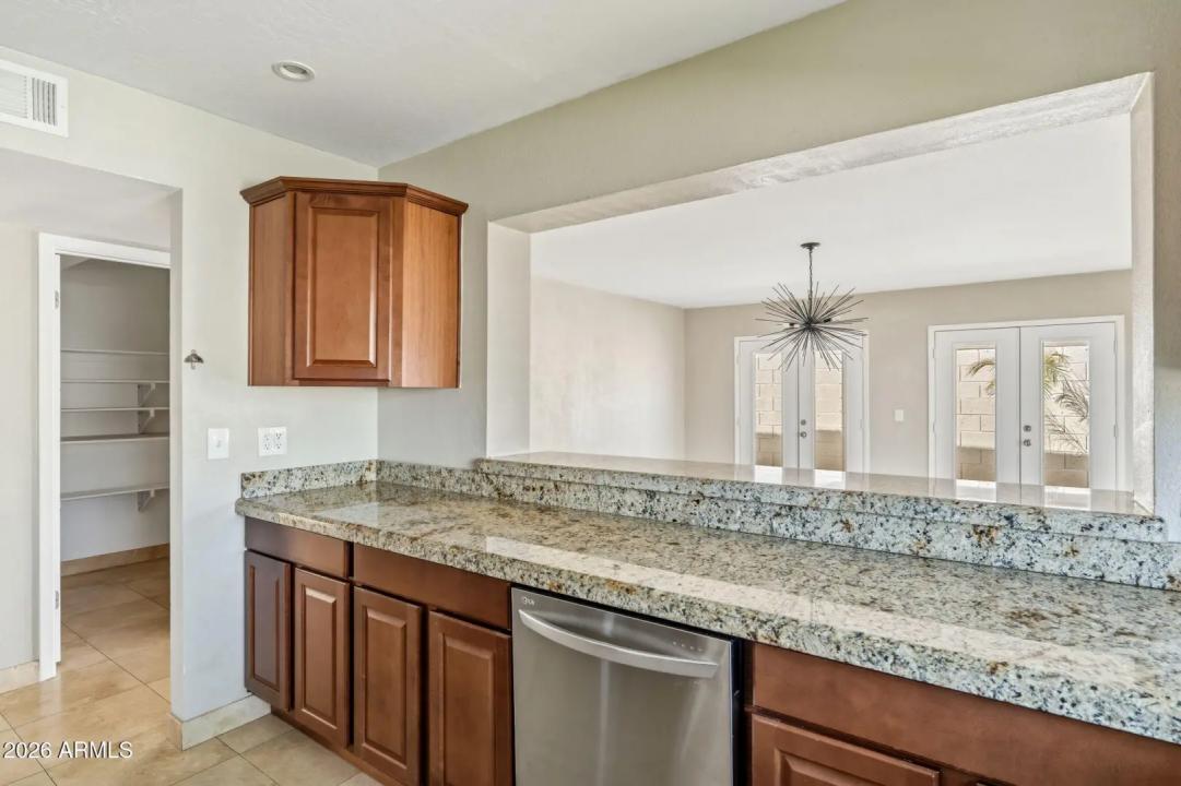 Real Estate Picture 7