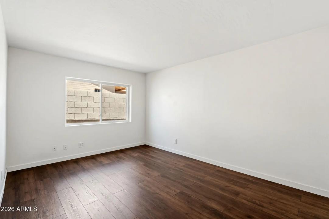 Real Estate Picture 22