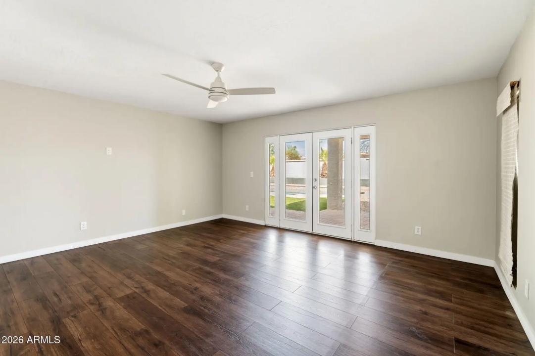Real Estate Picture 16