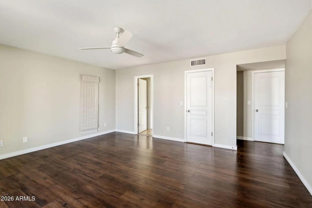 Real Estate Picture 17