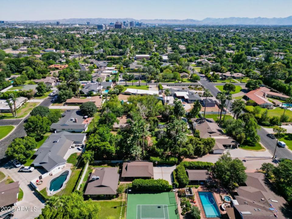 Real Estate Picture 11