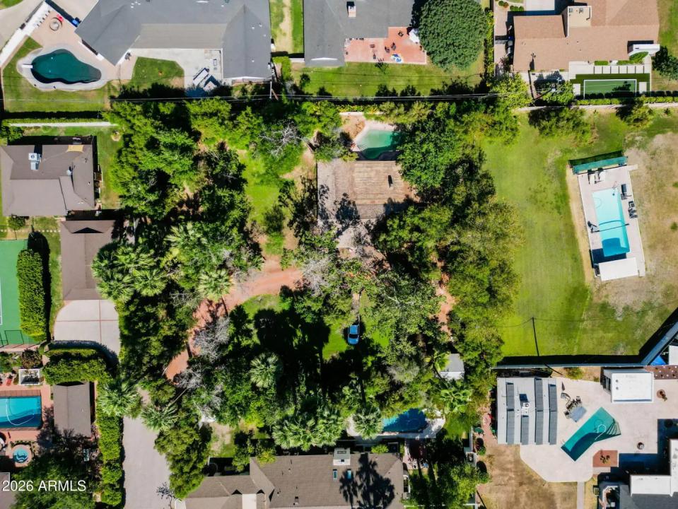 Real Estate Picture 12