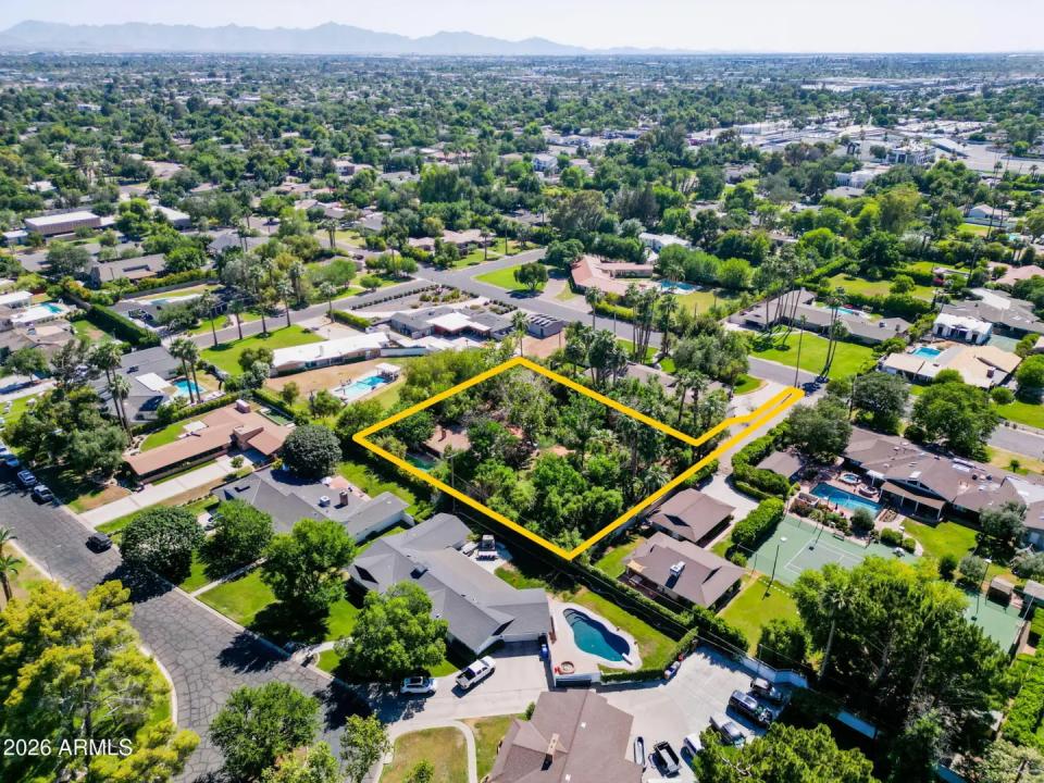 Real Estate Picture 24