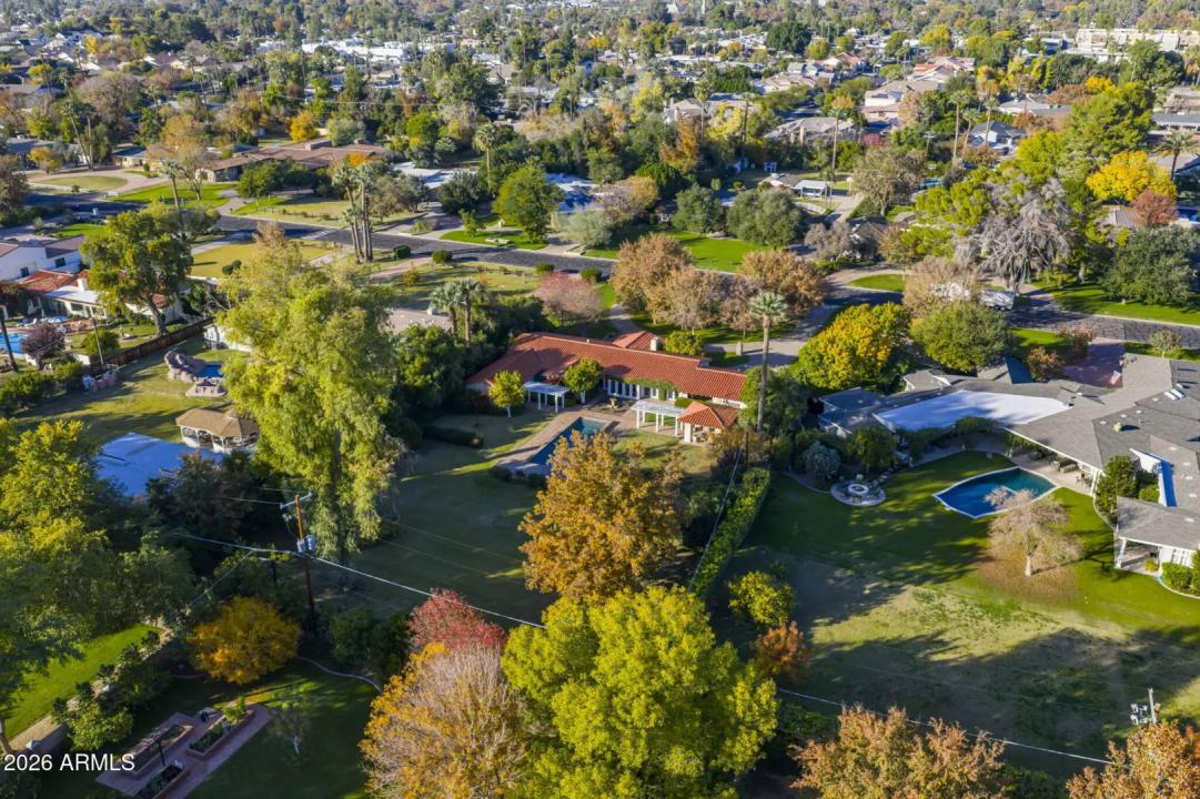 Real Estate Picture 24