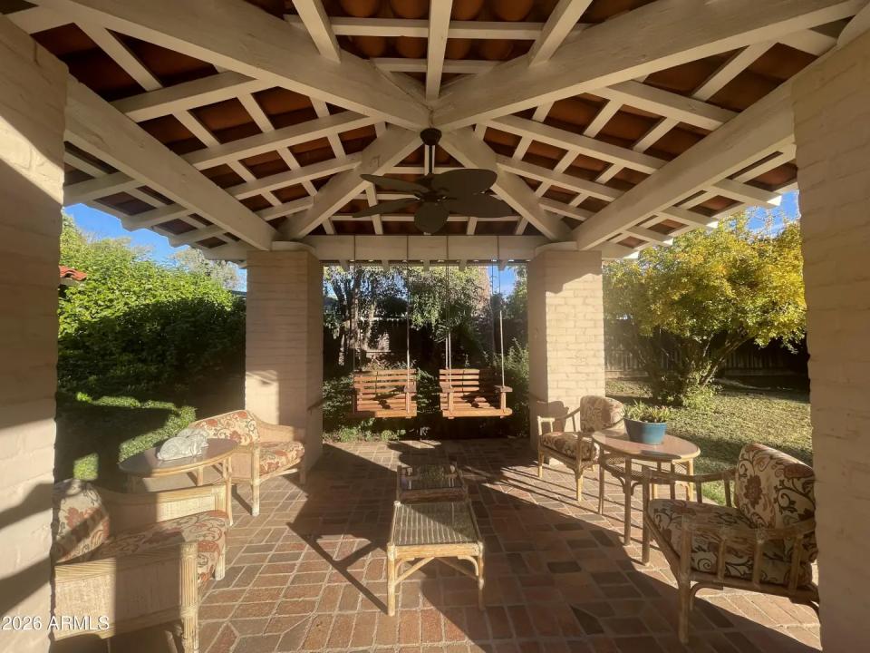 Real Estate Picture 12