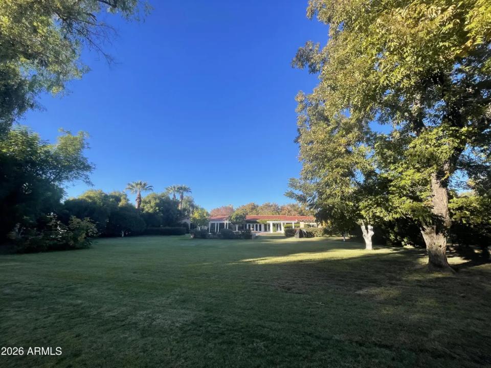 Real Estate Picture 6