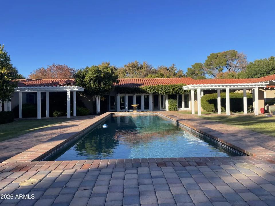 Real Estate Picture 7