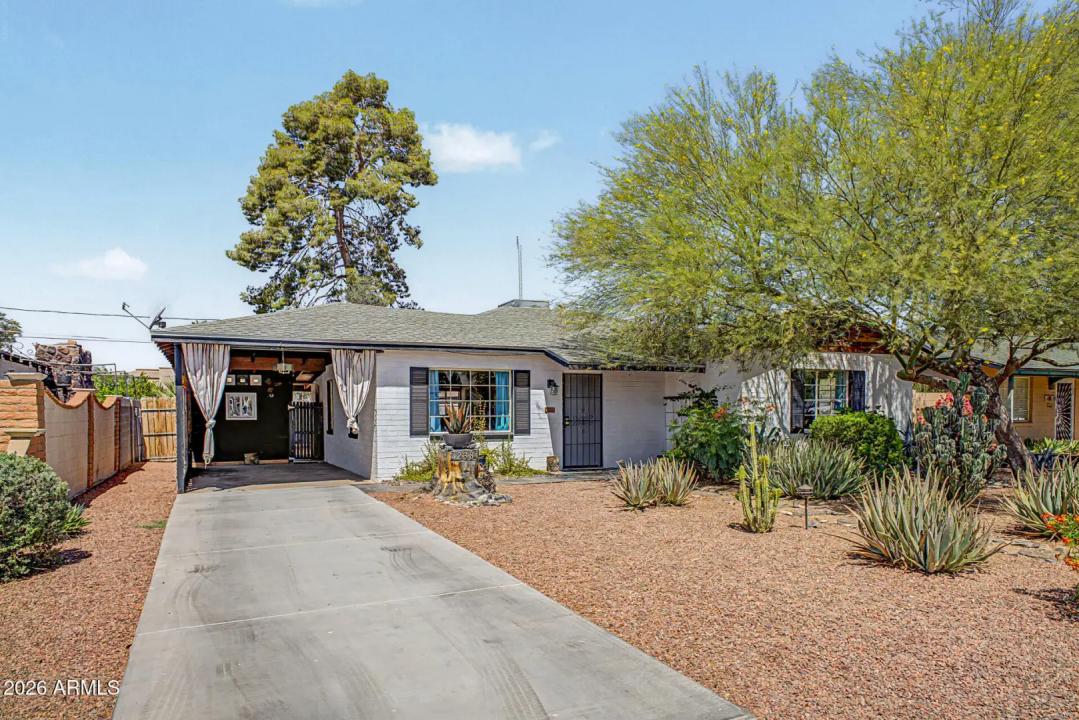 Real Estate Picture 5