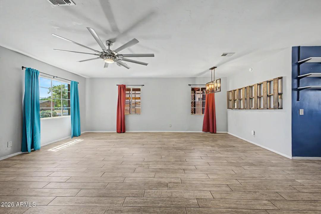 Real Estate Picture 8