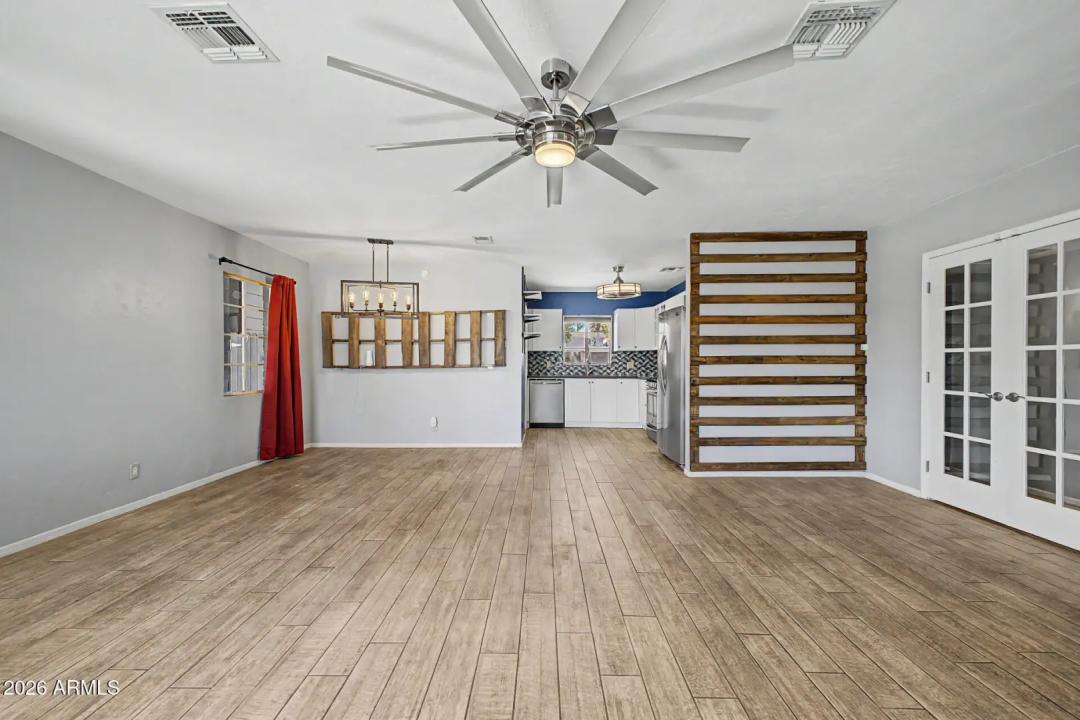 Real Estate Picture 9