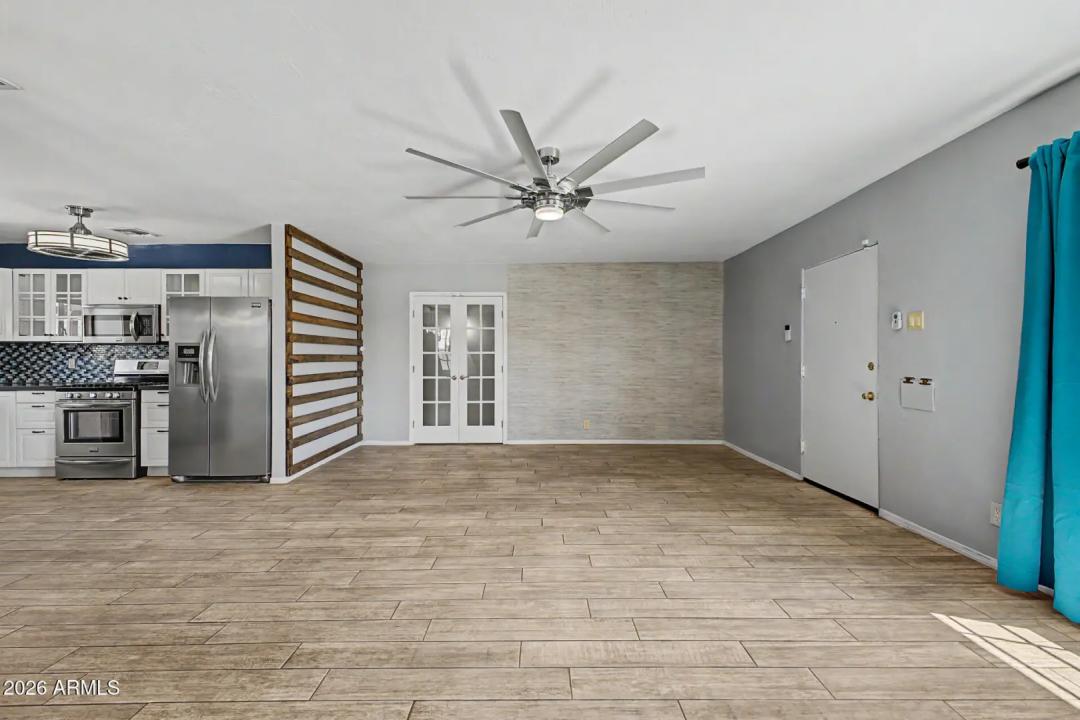 Real Estate Picture 11