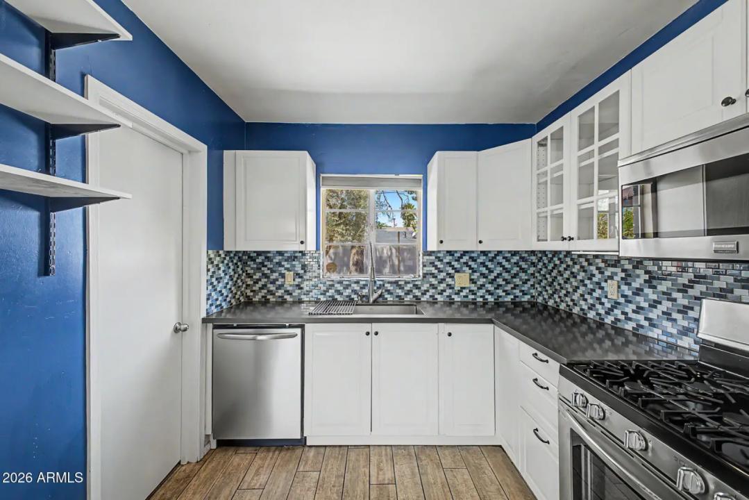Real Estate Picture 16