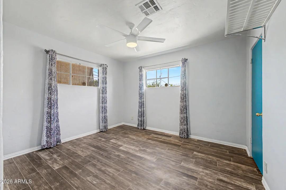 Real Estate Picture 18