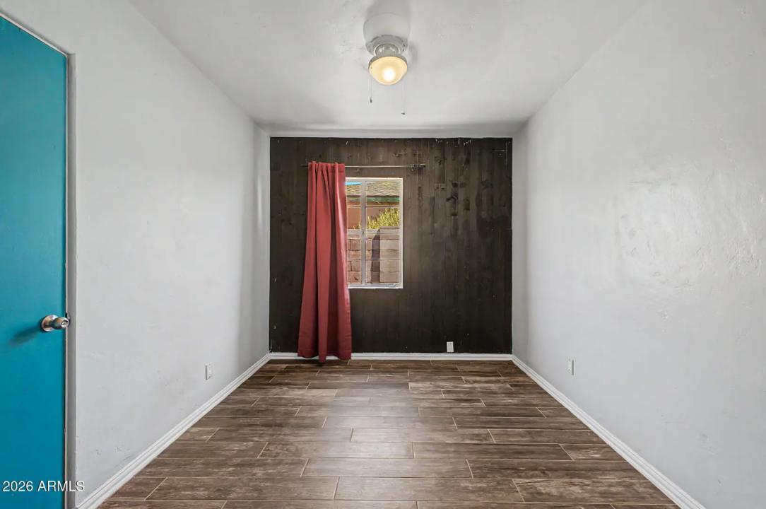 Real Estate Picture 21